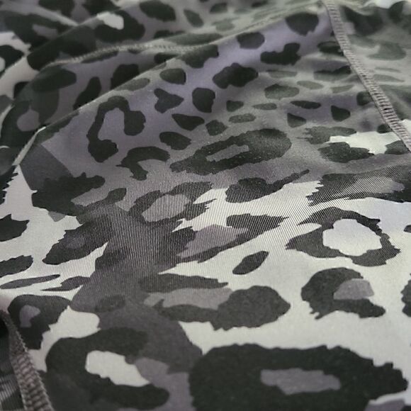 ANIMAL Print Ladies Black & Gray Leggings - Size Medium - Picture 4 of 5